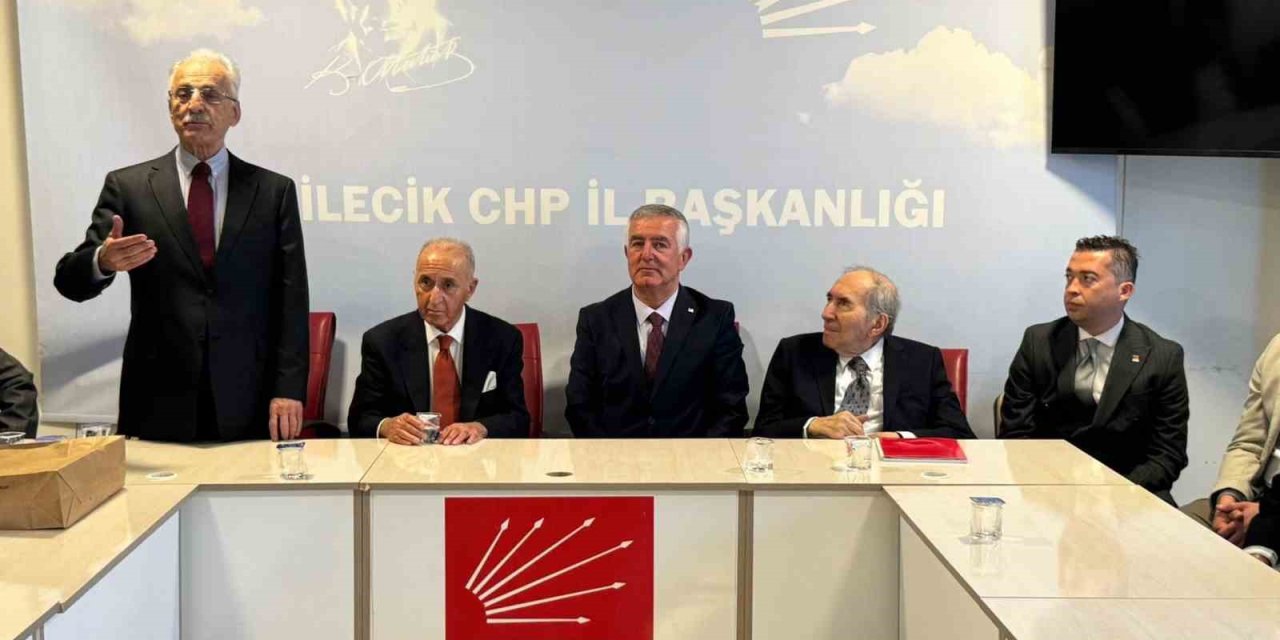 Chp’nin Eski Genel Başkanları Altan Öymen Ve Hikmet Çetin Bilecik’e Geldi