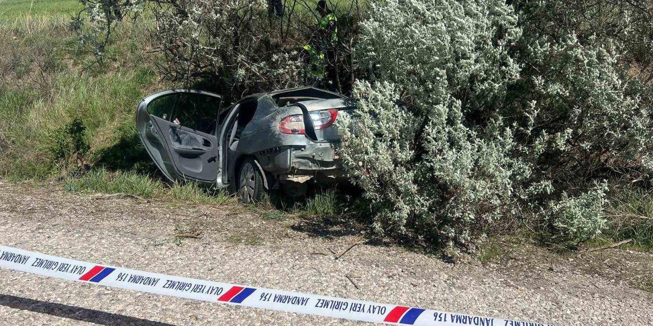 Çorum’da Otomobil Şarampole Devrildi: 1 Ölü, 1 Yaralı