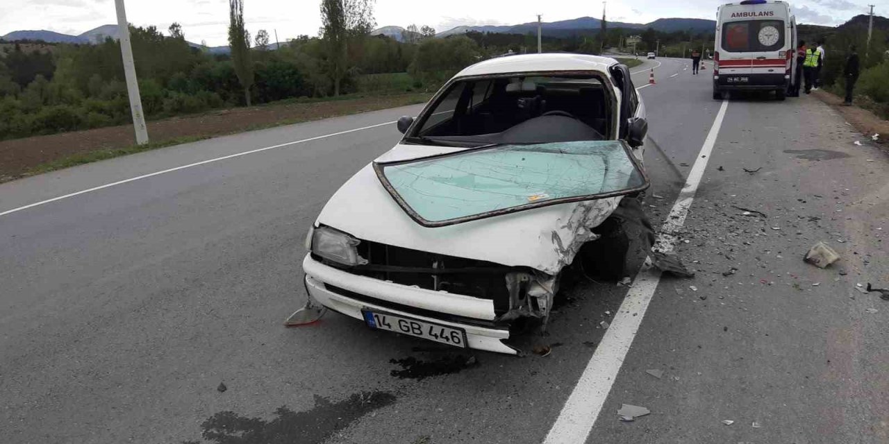 Bolu’da İki Otomobil Çarpıştı: 4 Yaralı