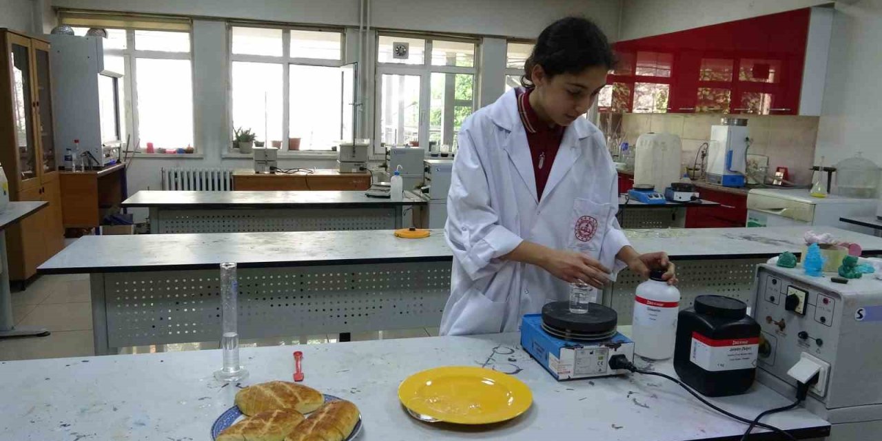 Bitki Özlerinden Ekmekte Küflenmeyi Geciktirecek Katkı Maddesi Ürettiler