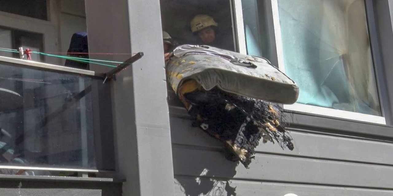 Balkonda Alev Alan Yatak Korkuttu