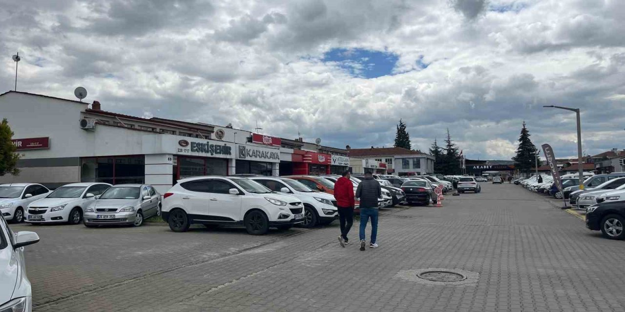 Hafta Sonunda Eskişehir’deki Oto Galericiler Boş Kaldı