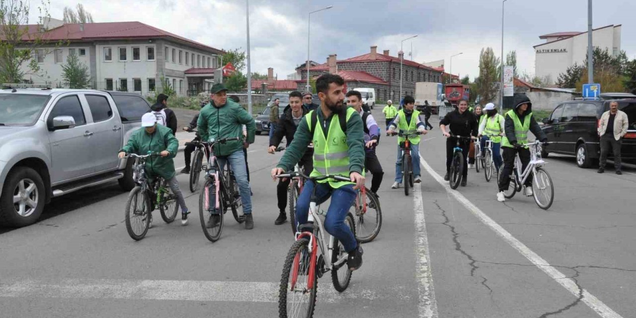 Kars’ta 11.yeşilay Bisiklet Turu