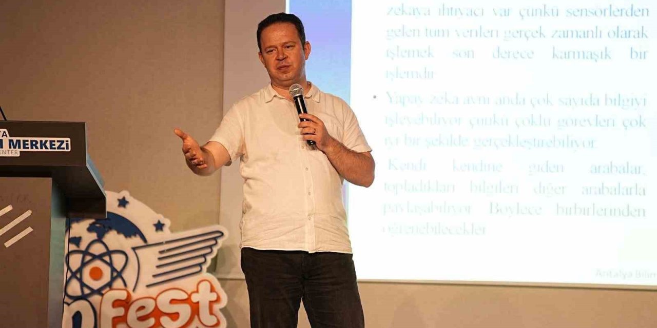 Antalya Bilim Merkezi’nde Yapay Zeka Teknolojileri Anlatıldı