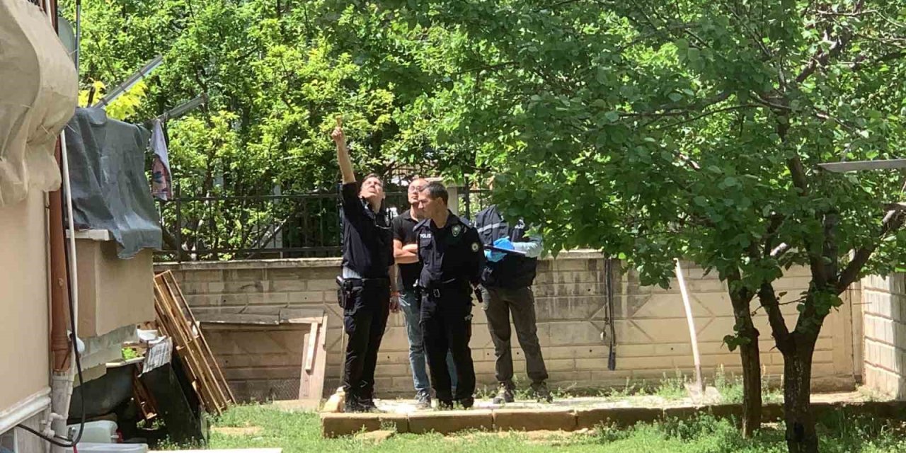 Karaman’da Balkondan Düşen 2 Yaşındaki Çocuk Ağır Yaralandı