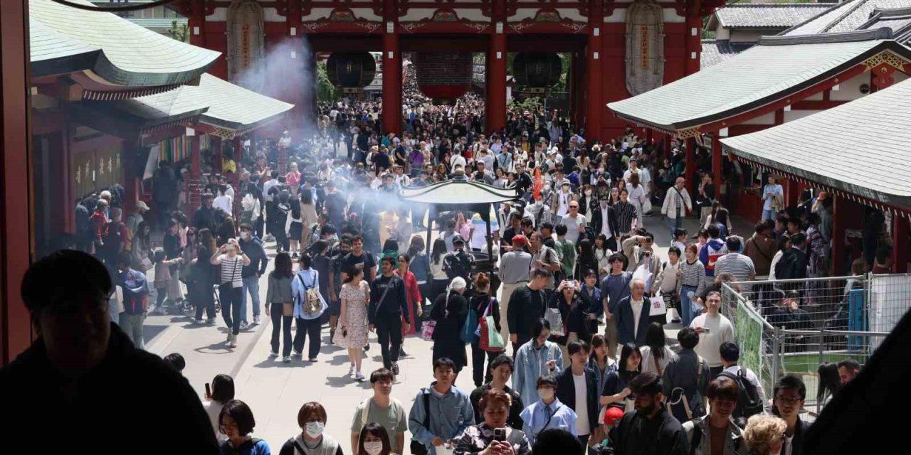 Japonya, Yendeki Değer Kaybının Da Etkisiyle Turist Akınına Uğradı