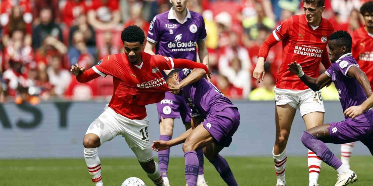 Hollanda’da Şampiyon Psv Eindhoven!