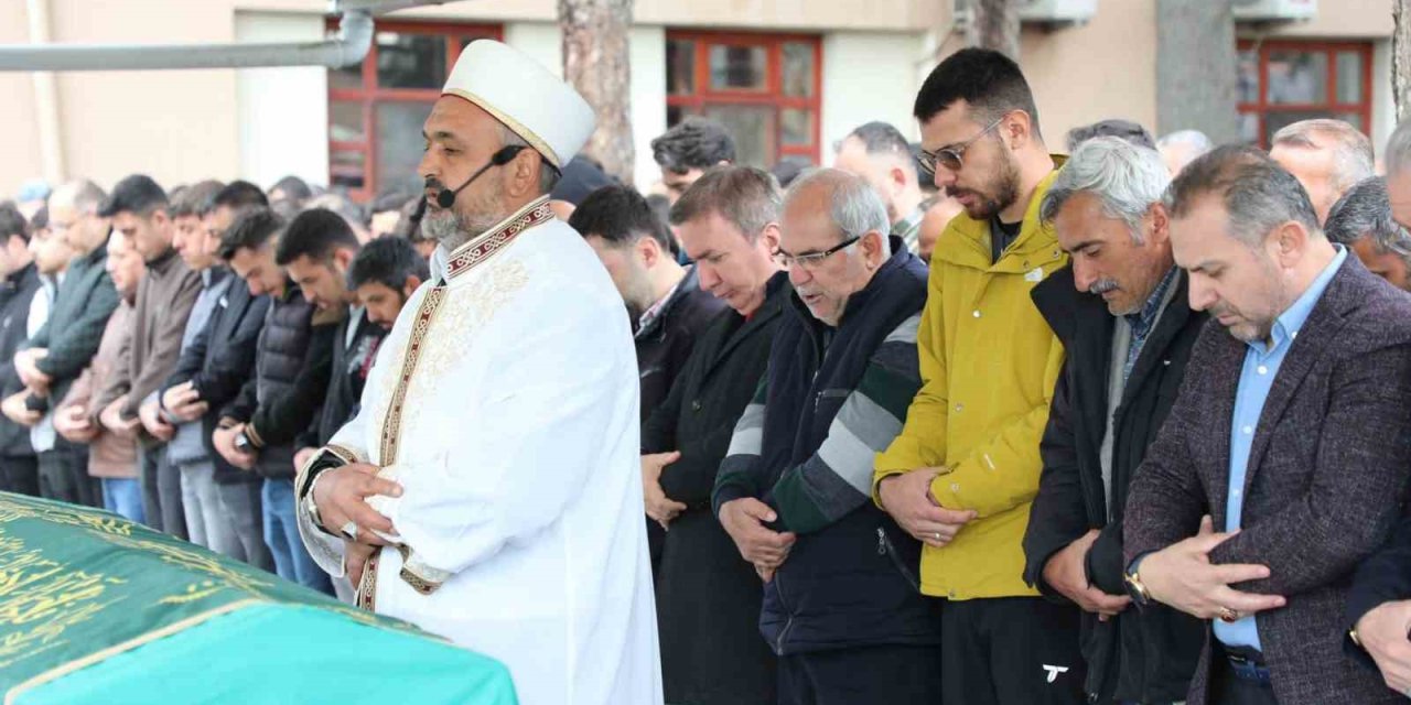 Trafik Kazasında Hayatını Kaybeden Genç Son Yolculuğuna Uğurlandı