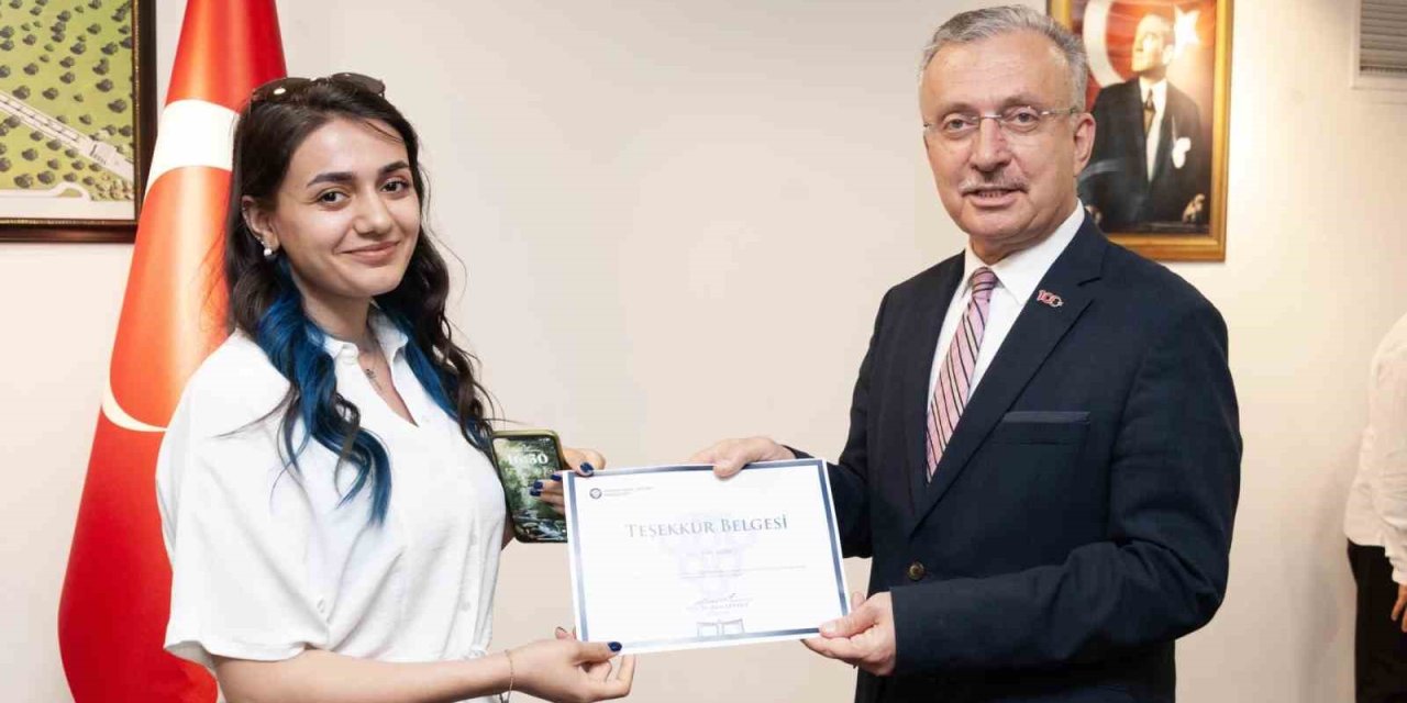 Rektör Levent, Kap Kapsamında Emeği Geçenlere Teşekkür Belgesi Takdim Etti