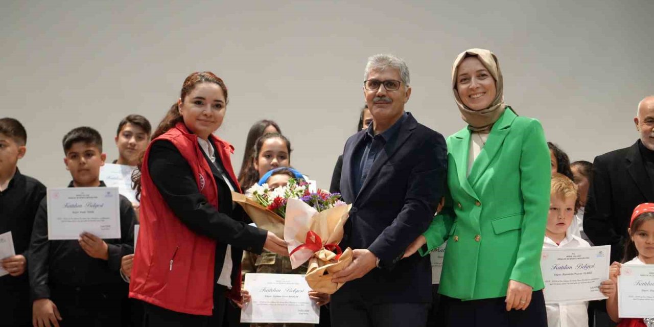 Niğde’de İşaret Dili Eğitimi Alan 28 Öğrenci Sertifika Aldı