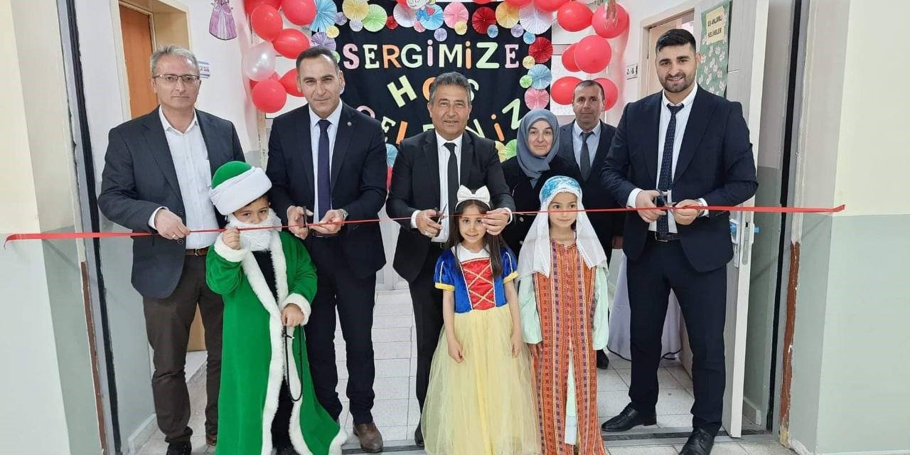 Şehit Hamit Şahin İlkokulunun Etwinning Projeleri İçin Hazırladığı Serginin Açılışı Yapıldı
