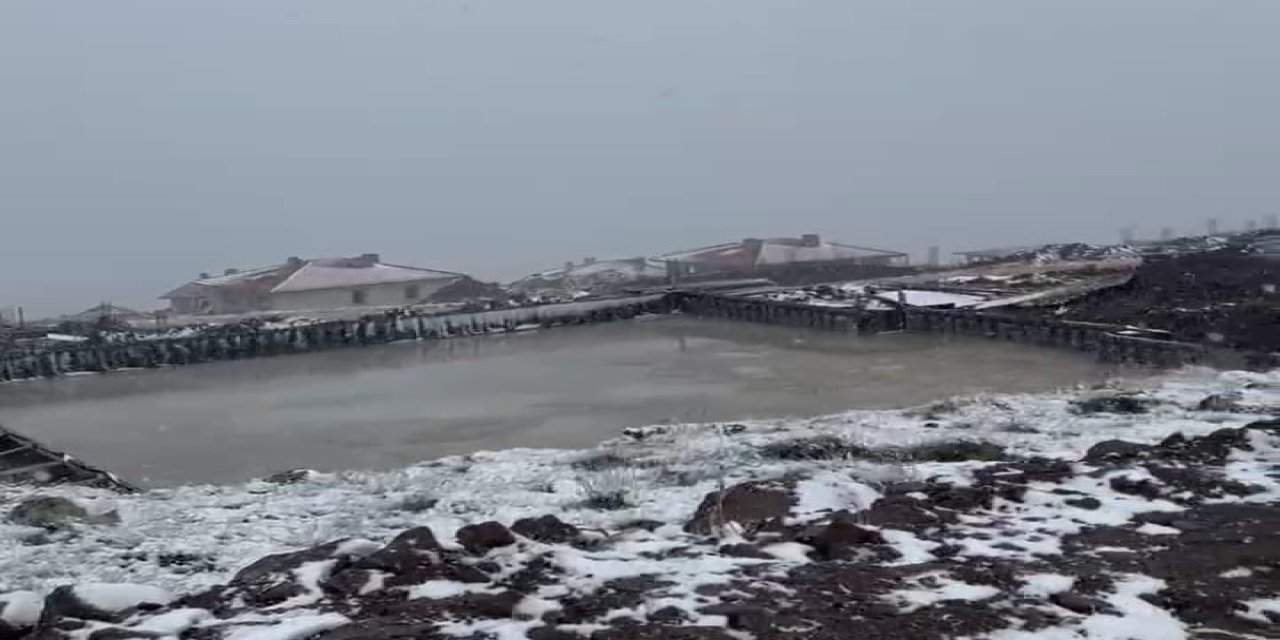 Malatya’da Yüksek Rakımlı Bölgelerde Kar Yağışı Etkili Oldu