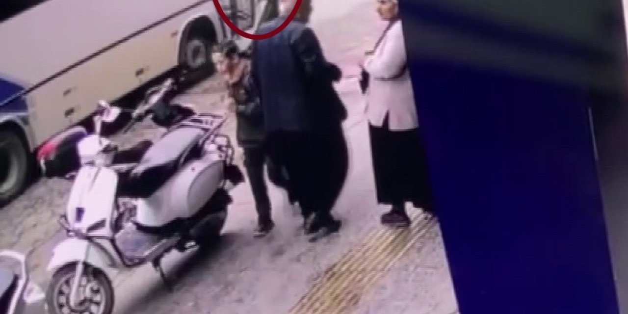 Otobüsün Yayaya Çarpma Anı Kameralara Yansıdı