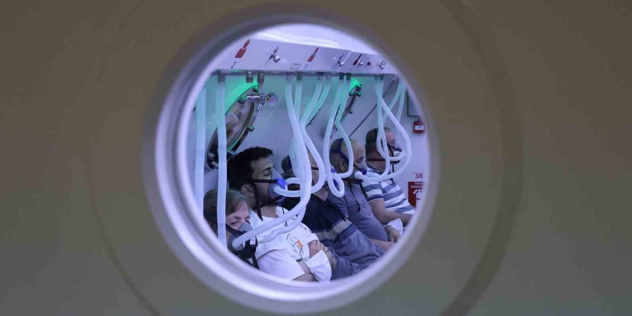 Denizin 14 Metre Altındaki Basınca Eşdeğer Ortamda Oksijen Tedavisi Hastalara Şifa Oluyor