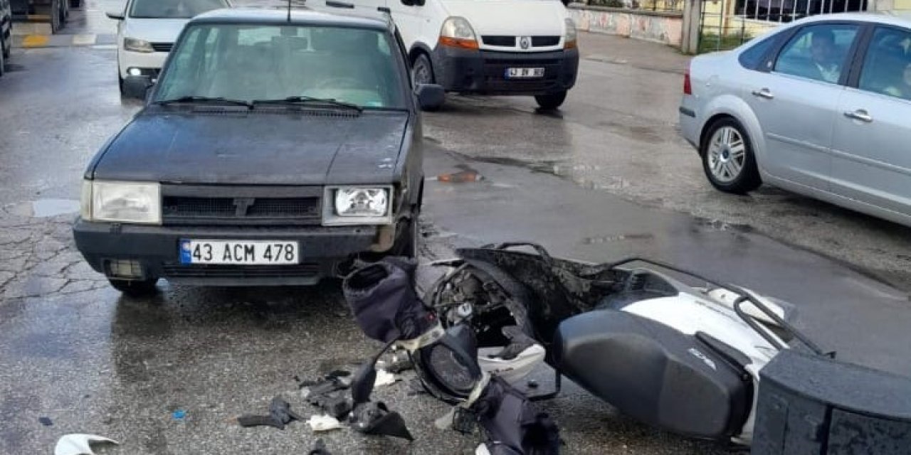 Kütahya’da Otomobil İle Motosiklet Çarpıştı: 1 Yaralı