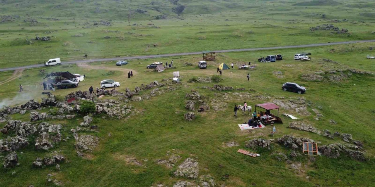 Terörden Arındırılan Ağrı Dağı, Piknik Yapan Vatandaşlarla Doldu Taştı
