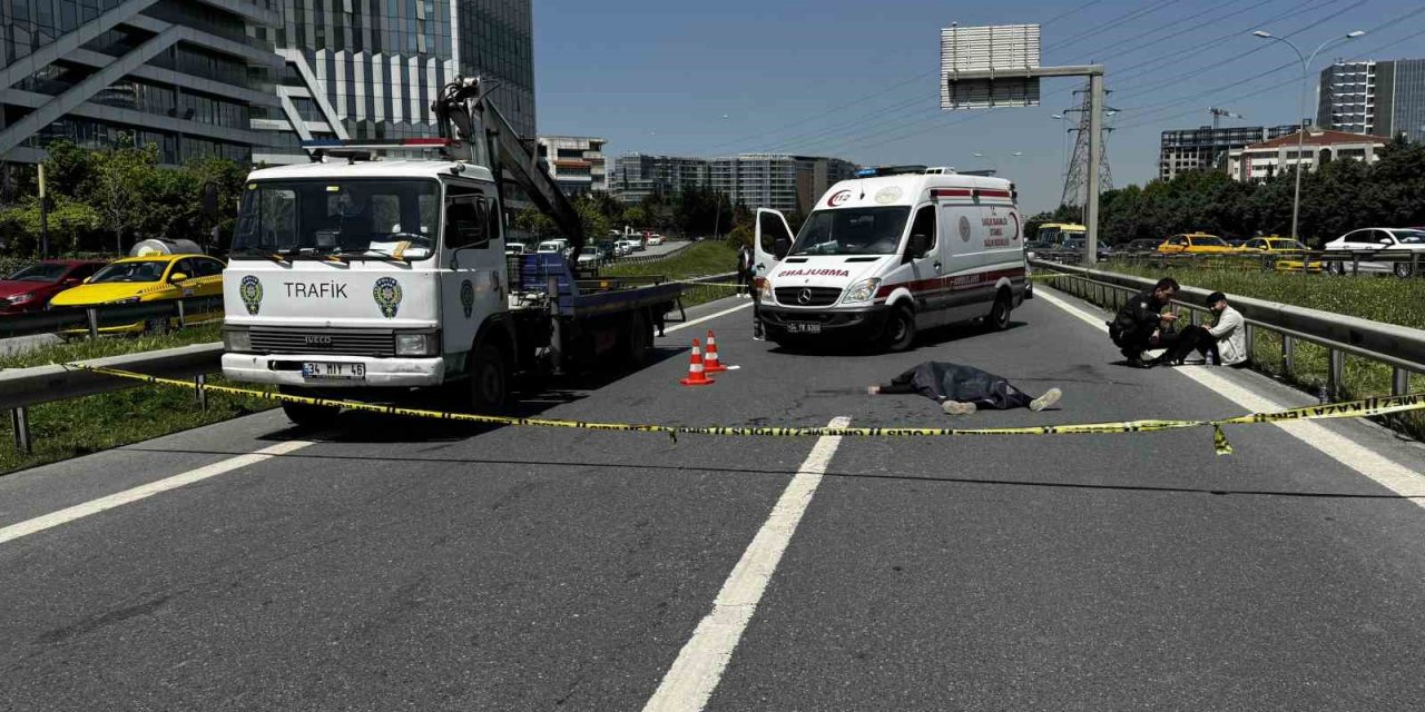 Bahçelievler’de ’makas" Faciası: Motosiklet Sürücüsü Bariyere Çarptı, Arkadaşı Hayatını Kaybetti