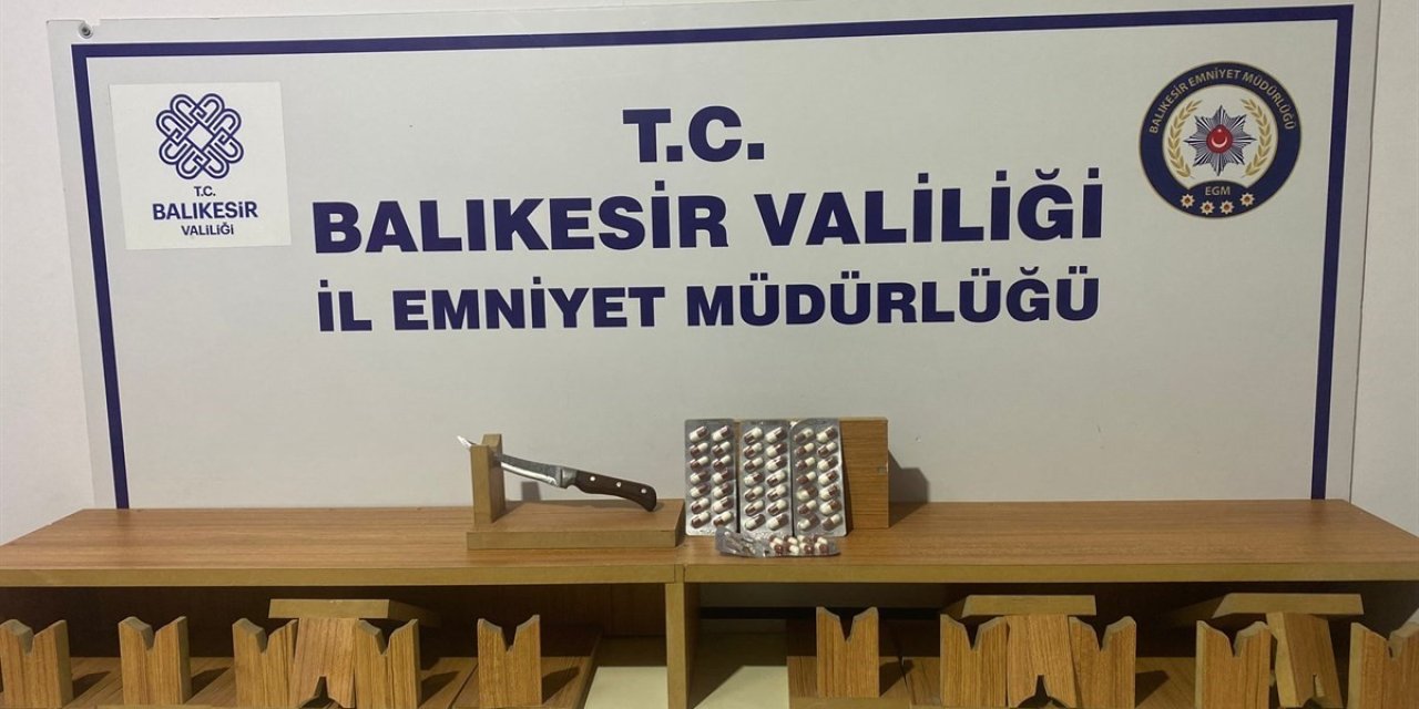 Üst Aramasında 50 Uyuşturucu, Uyarıcı Hap Yakalandı