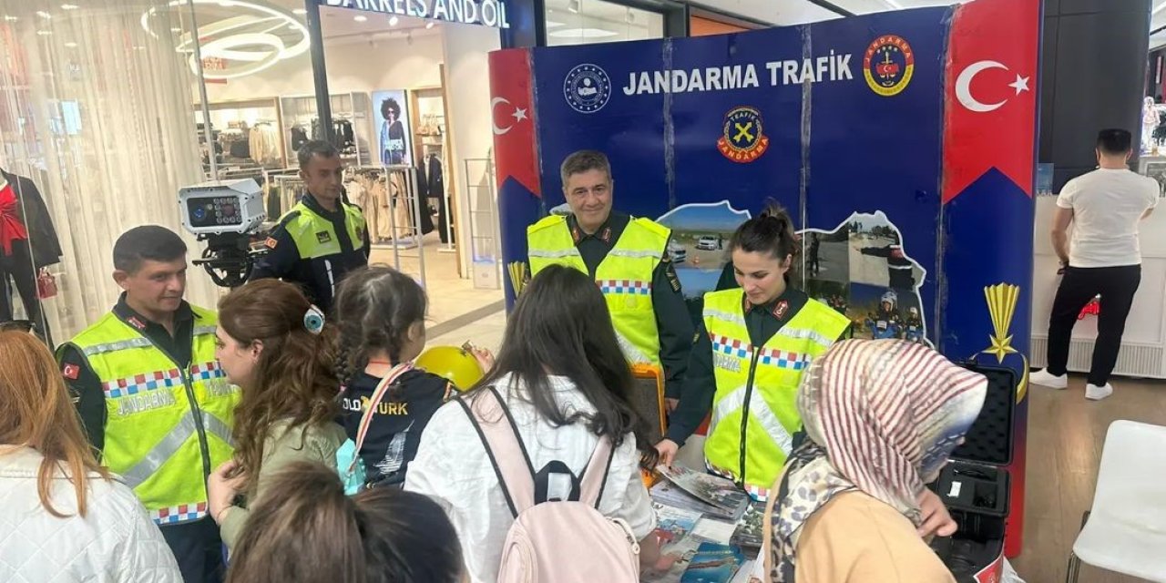 Kırklareli’nde Trafik Kuralları Hakkında Vatandaşlar Bilgilendirildi