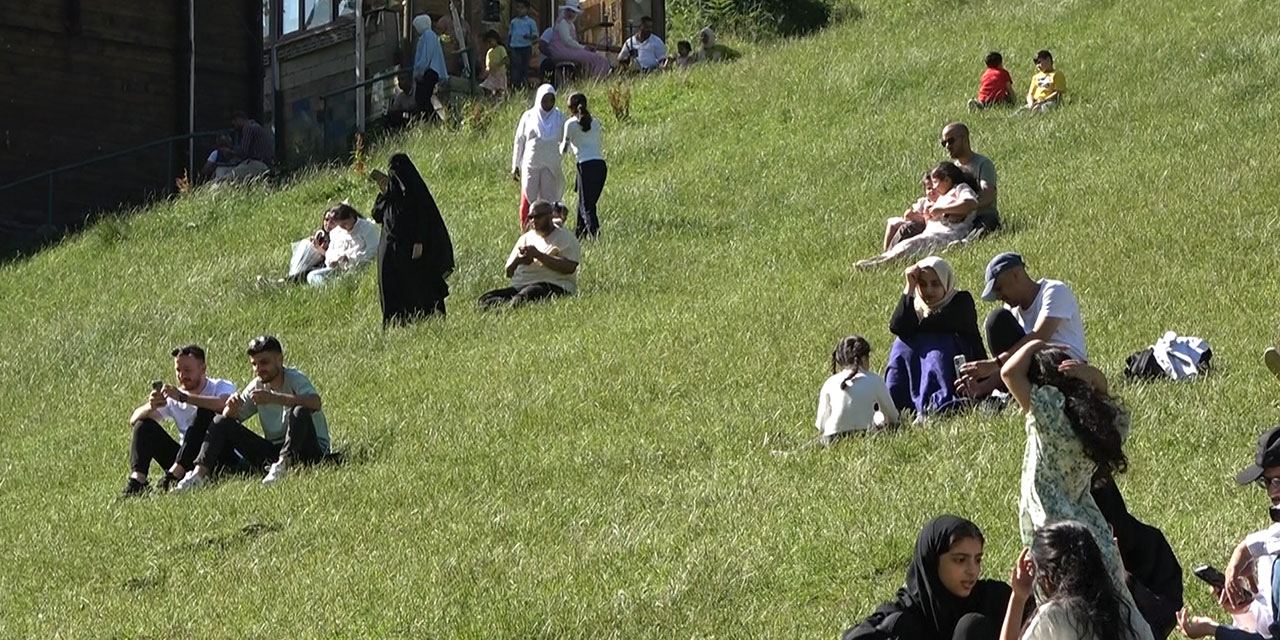 Ayder Yaylası 9 günlük bayram tatilinde 32 bin kişiyi ağırladı