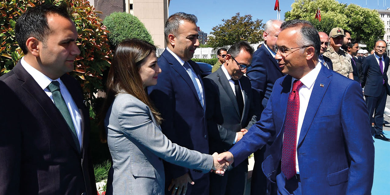 Gaziantep Valisi Kemal Çeber göreve başladı