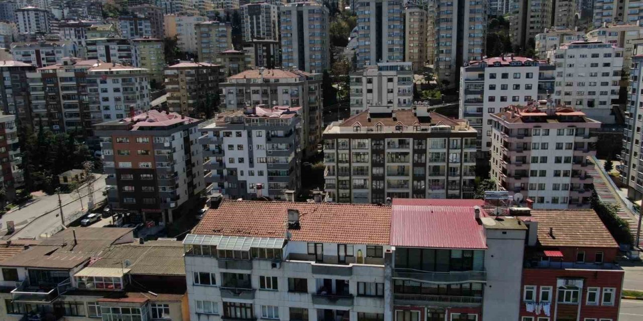 Prof. Dr. Osman Bektaş: "Doğu Karadeniz 3 Riskli Fay Ortasında Yer Alıyor"