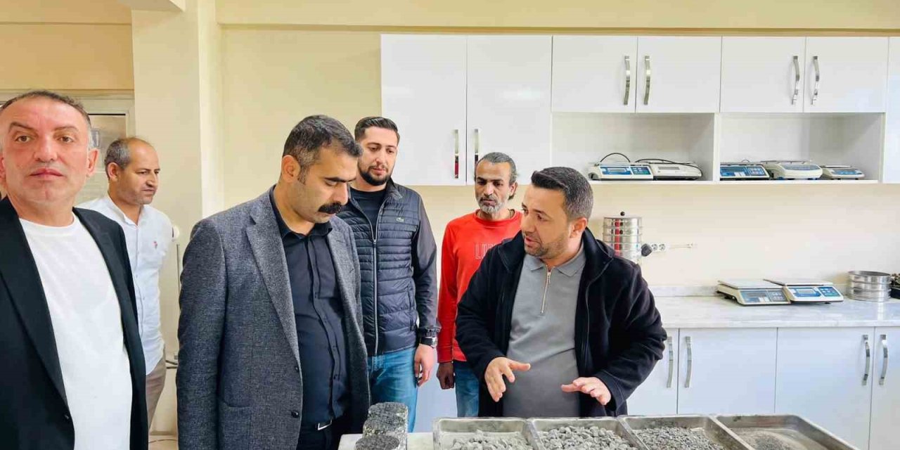 Başkan Hatun, Asfalt Şantiyesini Denetledi