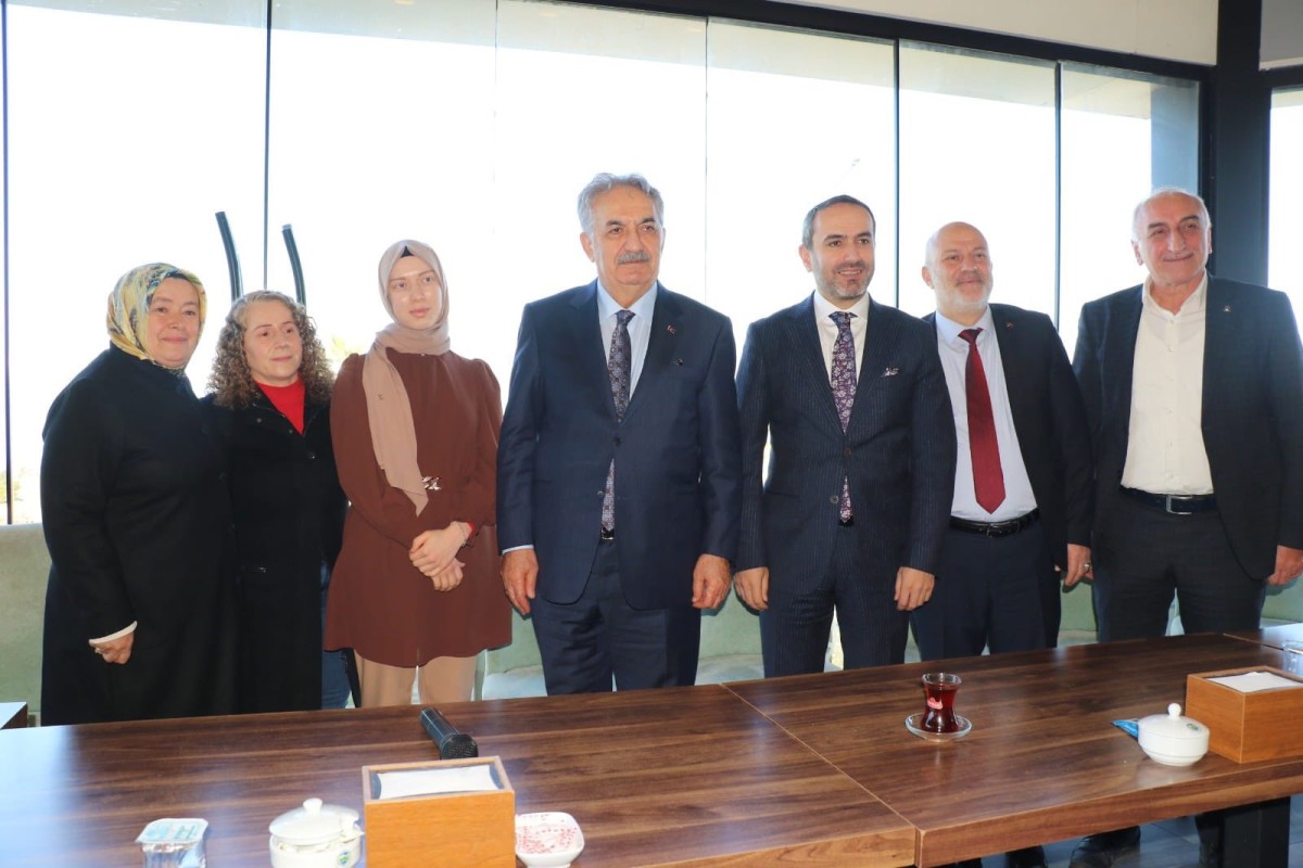 AK Parti'li Yazıcı, altılı masanın "Erdoğan, tekrar cumhurbaşkanı adayı olamaz" açıklamasını değerlendirdi