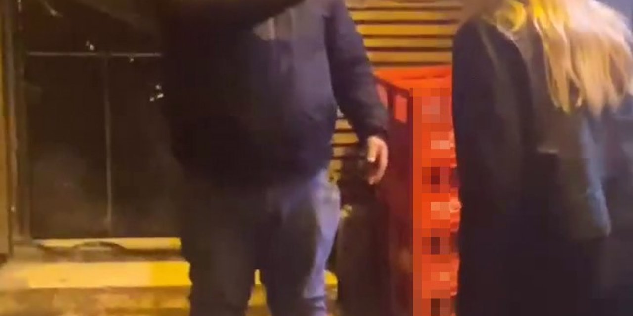 Taksim’de “Göbeğime Vurdun” Tartışması Kamerada: "Tokadımı Yersin" Diyerek Üstüne Yürüdü