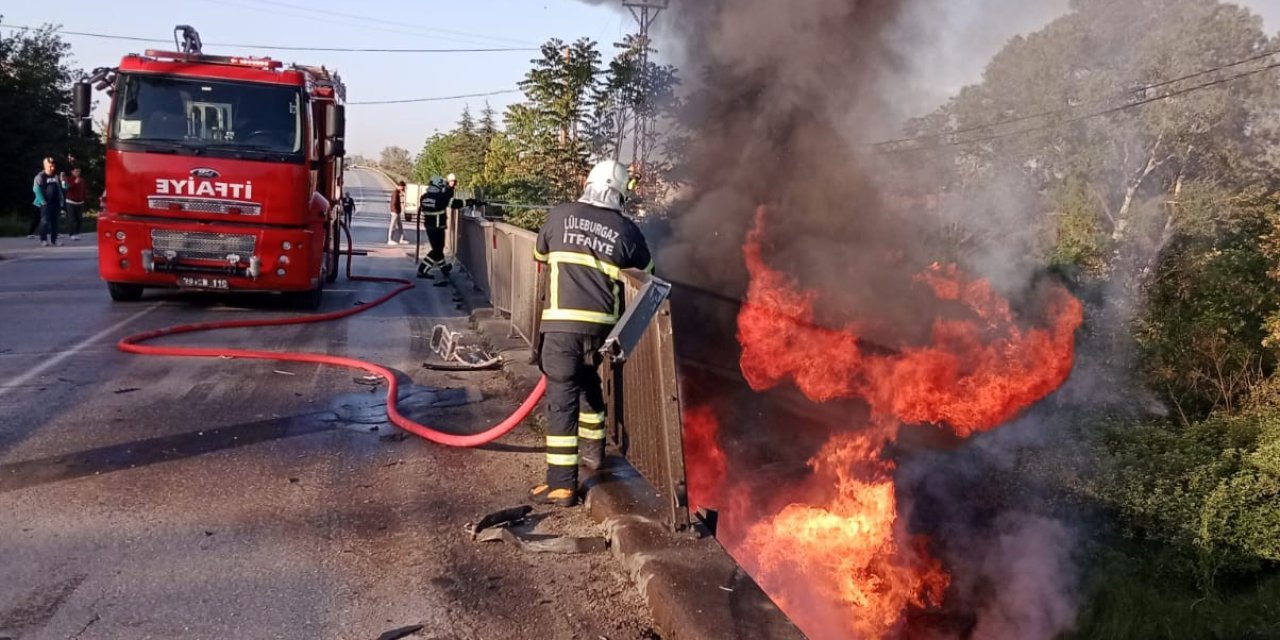 Tır Köprüden Dereye Uçtu