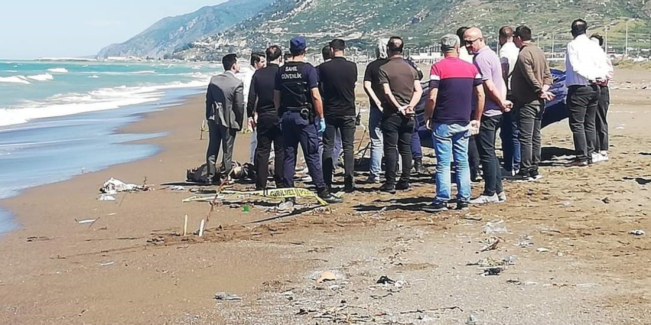 Samandağ Sahilinde Erkek Cesedi Bulundu