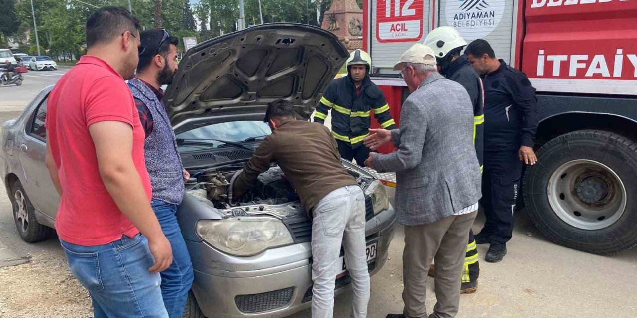 Seyir Halindeki Otomobil Alev Aldı