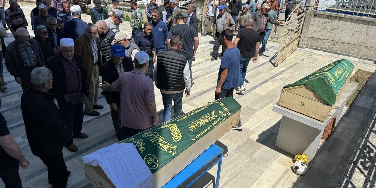 Aile Katliamında Hayatını Kaybeden Anne Ve Oğluna Acı Veda