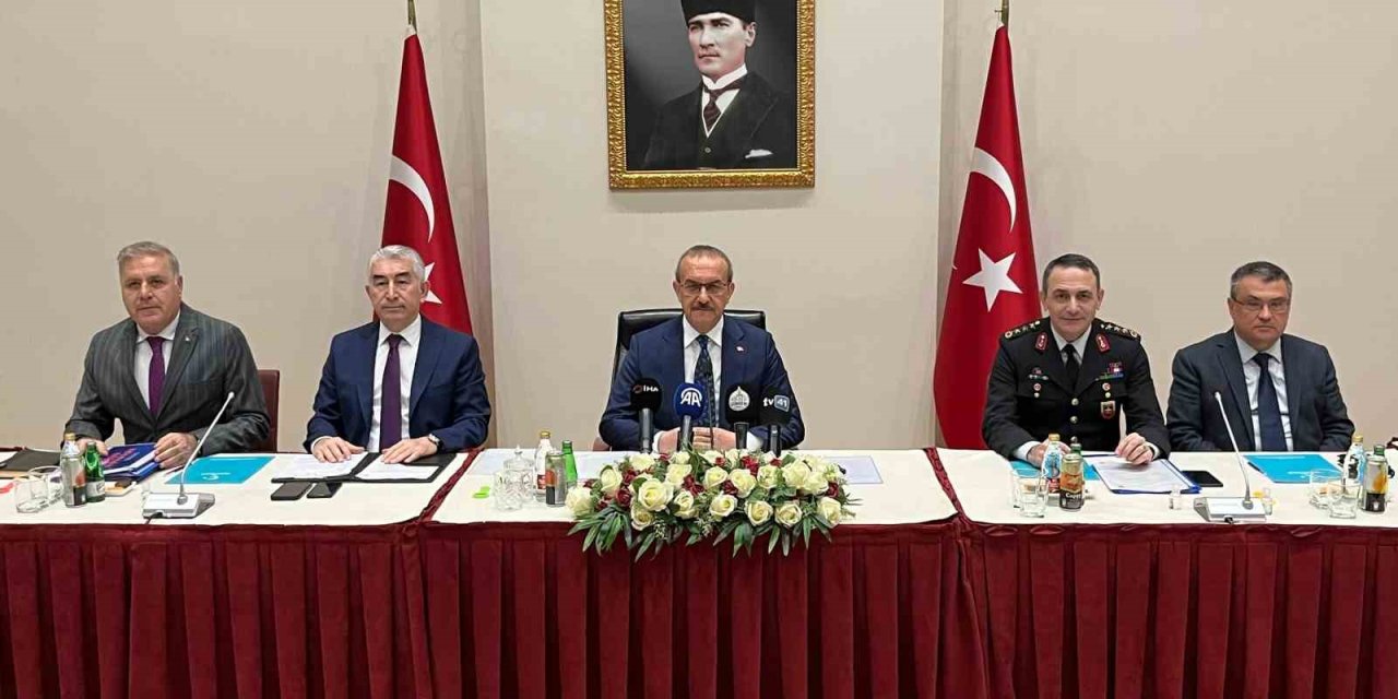 Kocaeli’de Trafik Kuralı İhlallerinin Yüzde 40’ı Kırmış Işık Geçişlerinden Kaynaklanıyor