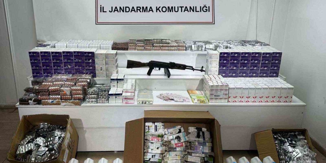 Hakkari’de Göçmen Kaçakçılarına Operasyon: 12 Gözaltı