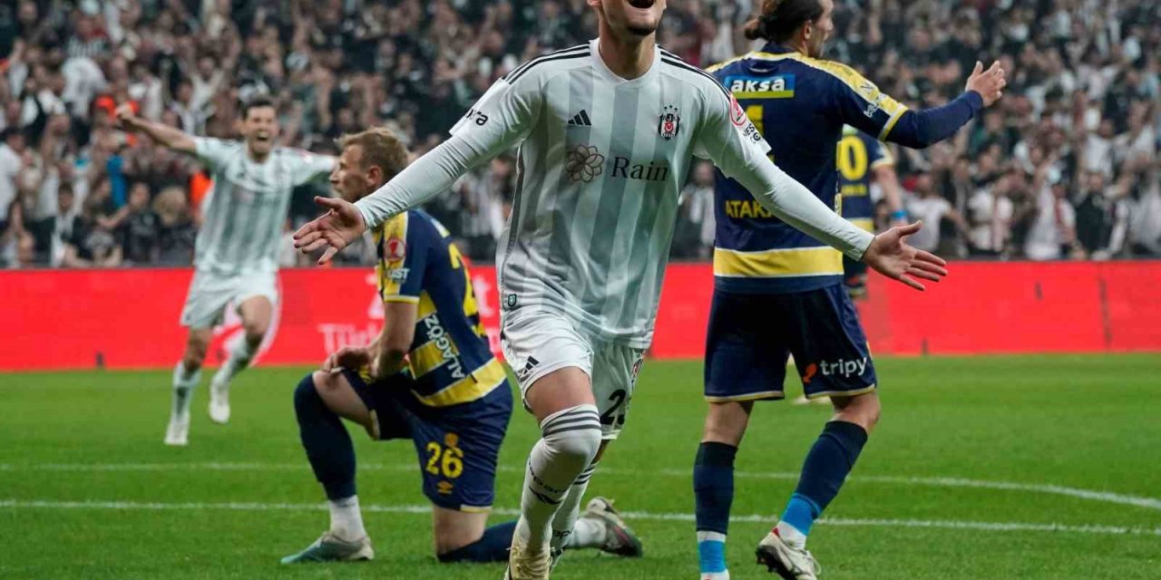 Muçi 4. Golünü Attı, Beşiktaş’ı Finale Taşıdı