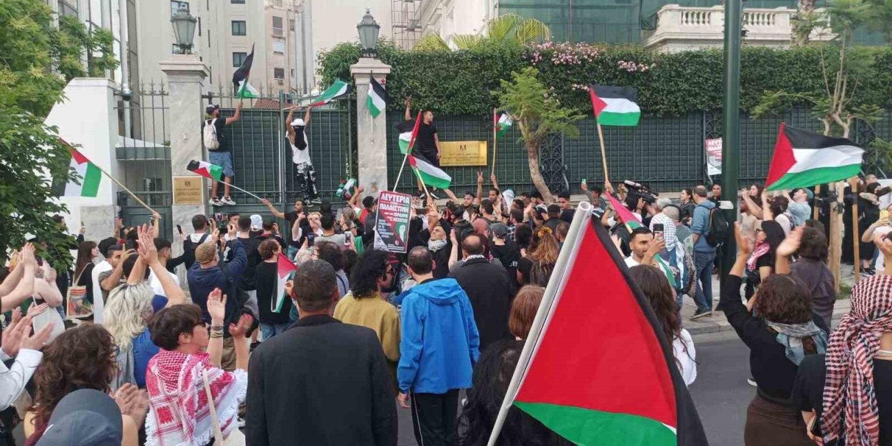 Yunanistan’da Filistin’e Destek Gösterisine Polis Müdahalesi