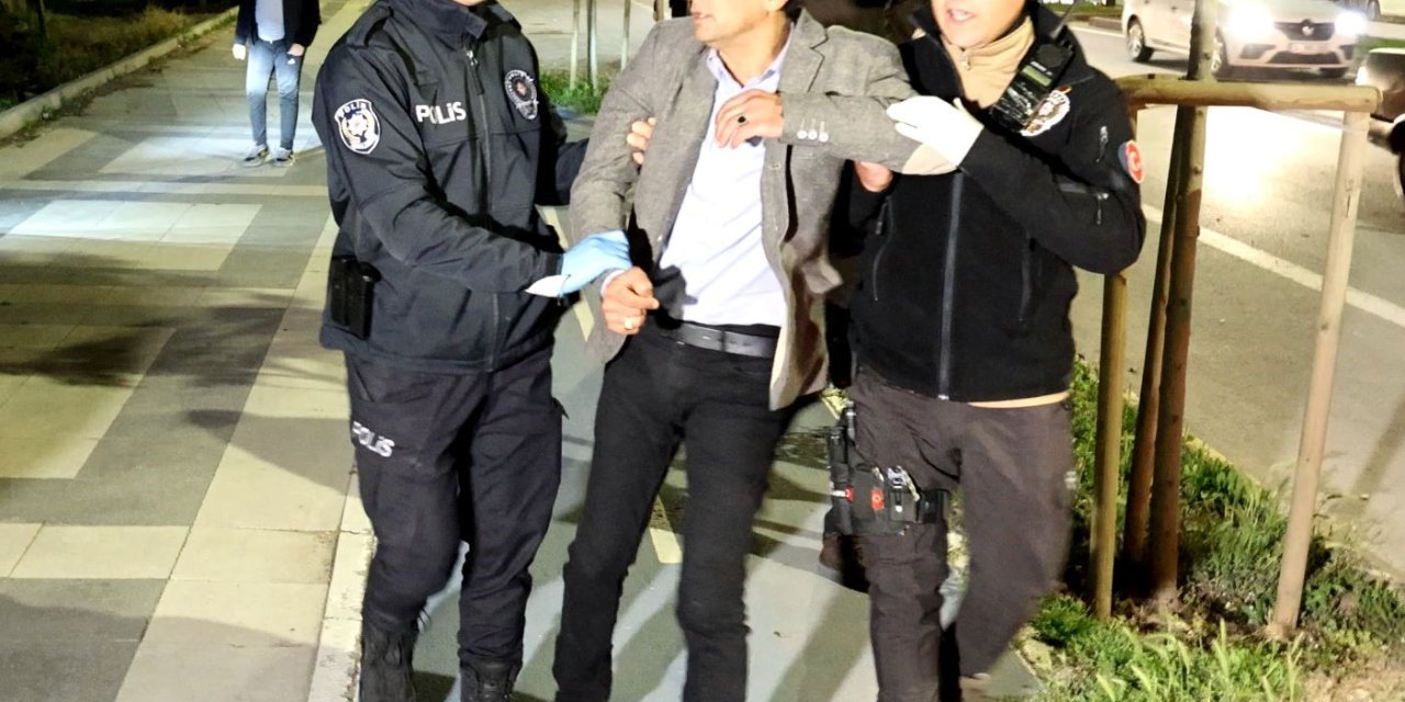 Polis Ehliyet İstedi, Alkollü Sürücü İse Ayakkabı: İlginç Diyalog Kamerada