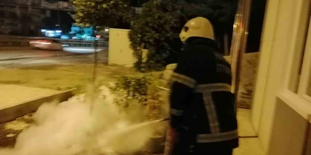 Samandağ’da Elektrik Tellerinde Çıkan Yangın Söndürüldü