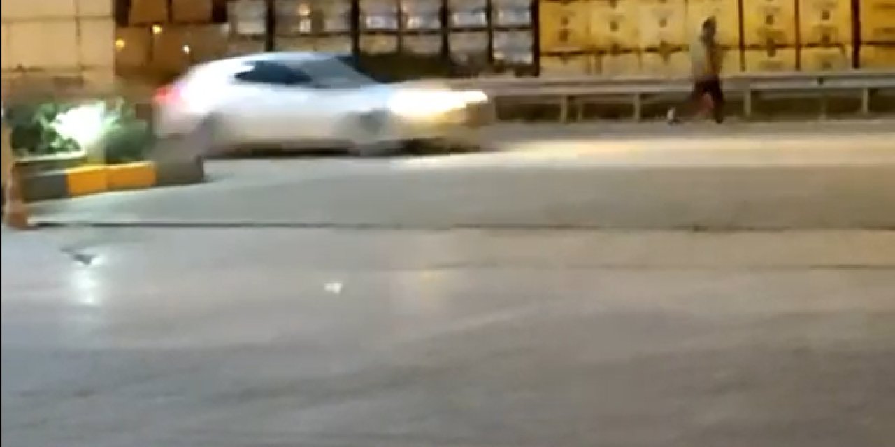 Yalova’da Kara Yolunda Yürüyen Adam Yürekleri Ağza Getirdi