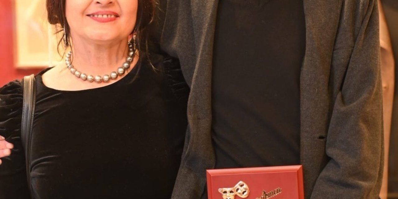 Üstün Akmen Tiyatro Ödülleri Sahiplerini Buldu