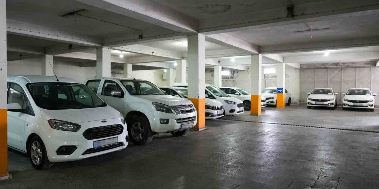 Kiralık 25 Araç İade Edilerek 1 Milyon 220 Bin Lira Tasarruf Sağlandı