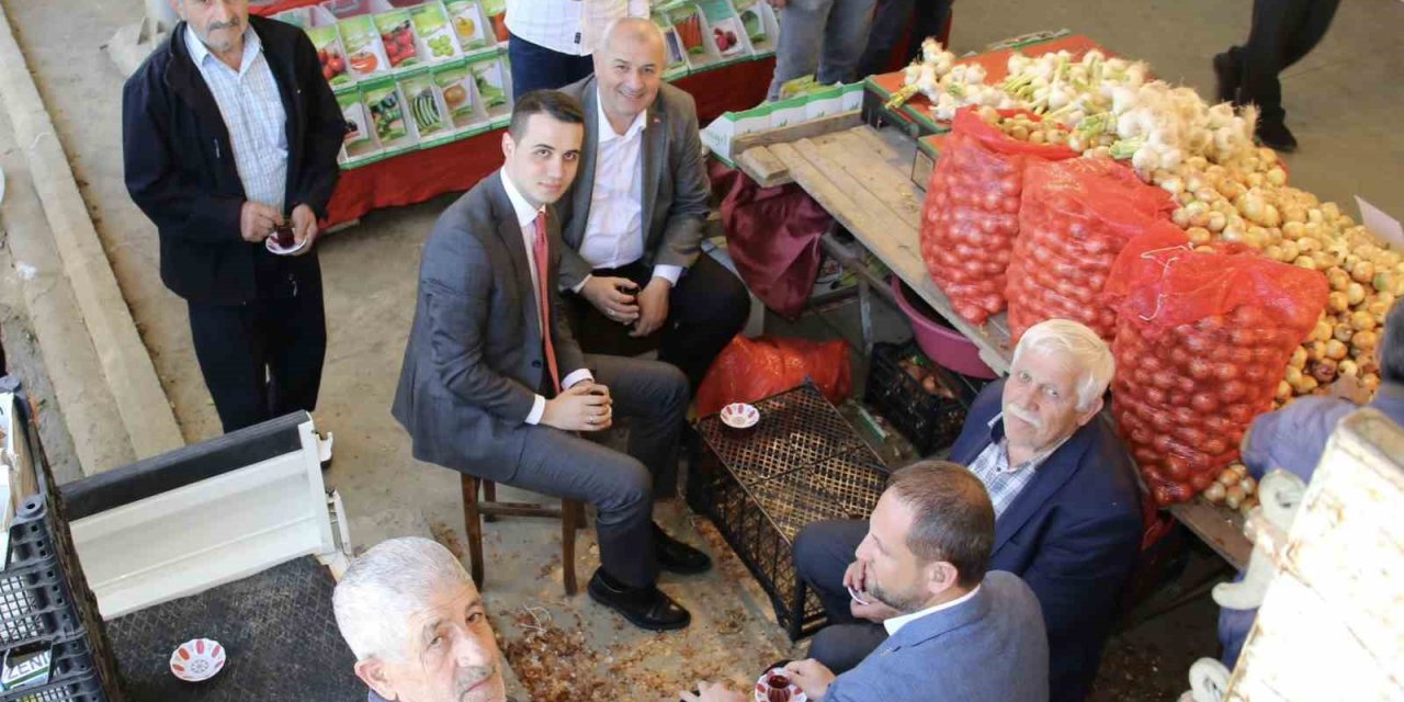 Vatandaşları Pazar Yerinde Dinlediler