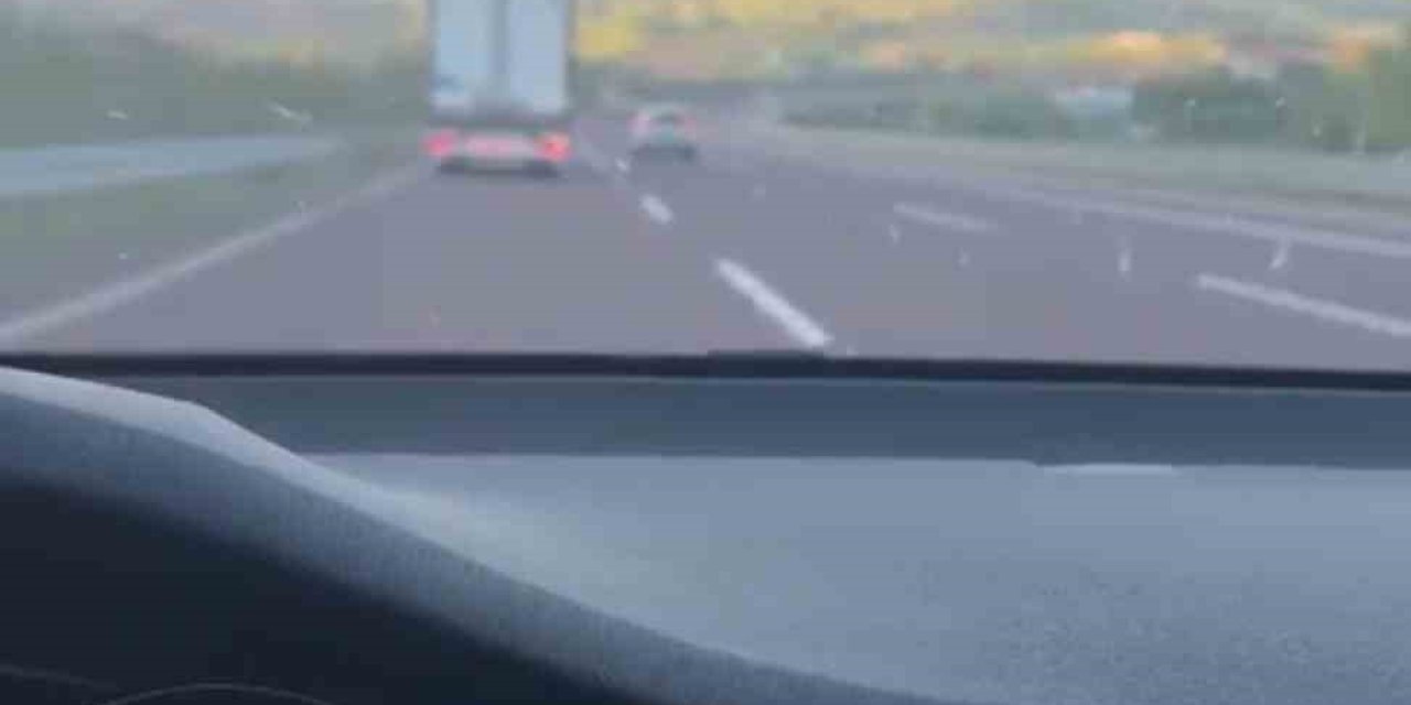 Tır Sürücüsü 180 Kilometre Hızla Gitti, Otomobiller Ona Yetişemedi