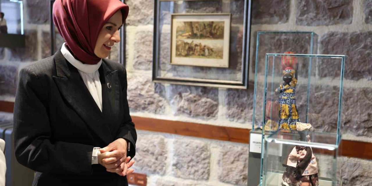 Bakan Göktaş’tan Türkiye’nin İlk Anne Müzesi’ne Ziyaret