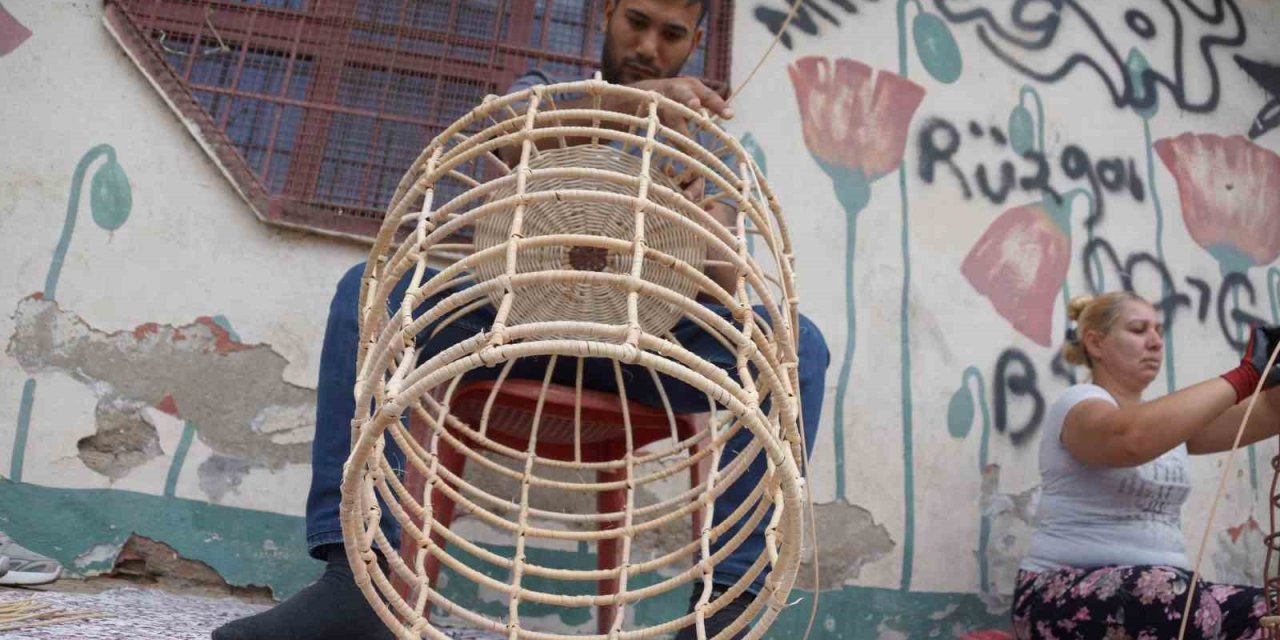 Aydın’daki Mahalle Sanat Okulu Gibi Çalışıyor