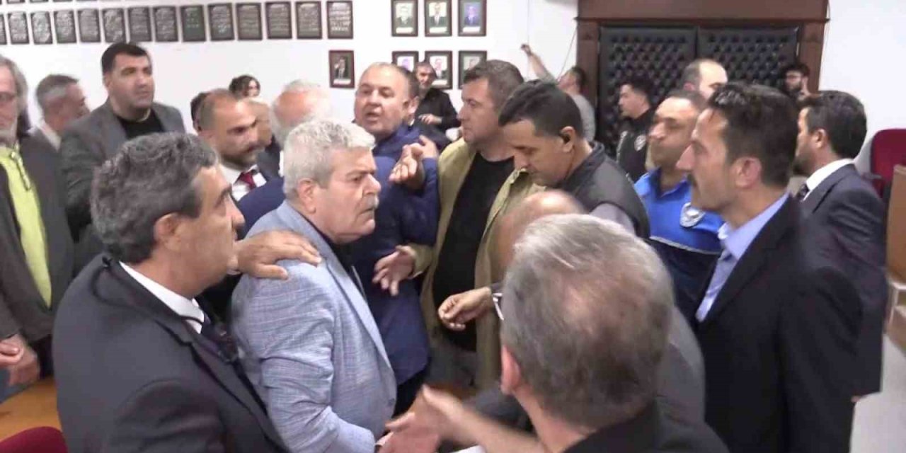 Bandırma Belediye Meclisi’nde Gerginlik: Canlı Yayını Kestiler