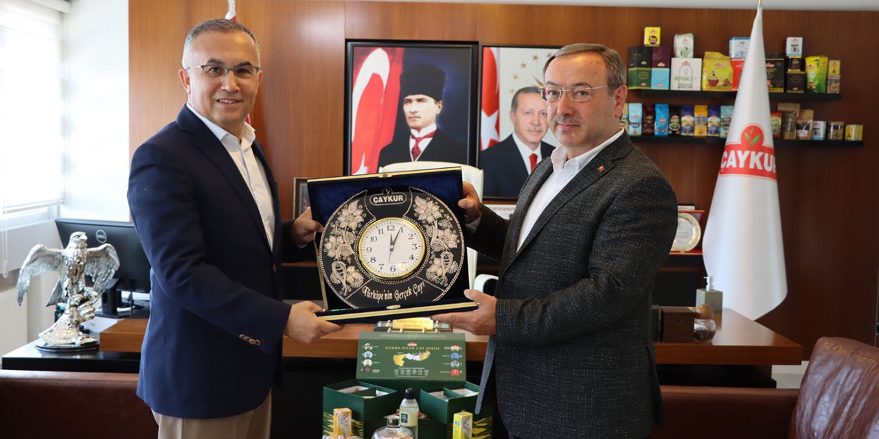 Vali Çeber ÇAYKUR Genel Müdürü Alim'e Veda Ziyaretinde Bulundu