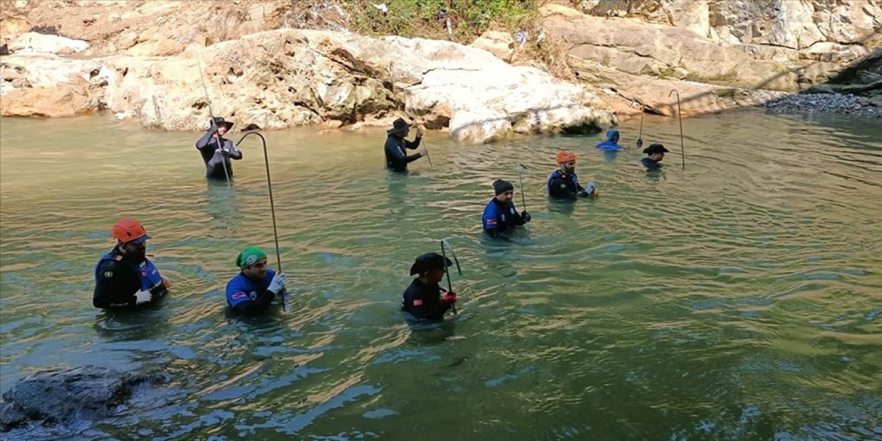 Giresun'un "balık adamları" Karadeniz'in zorlu sularında mücadele ediyor