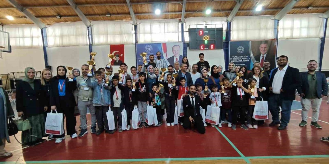 Kahta’da Hedef 5’te Öğrenciler Yarıştı